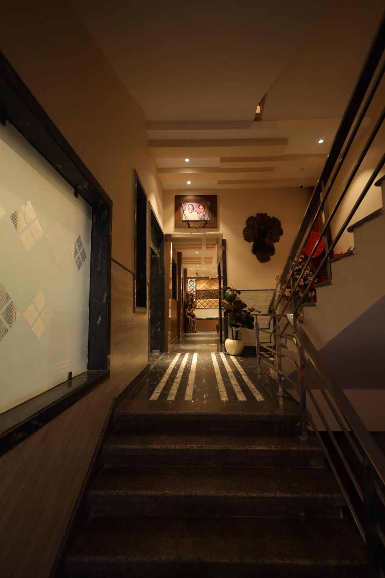 Hotel Bhagyaraj Palace A Luxury Hotel Keshavpuram 坎普尔 外观 照片
