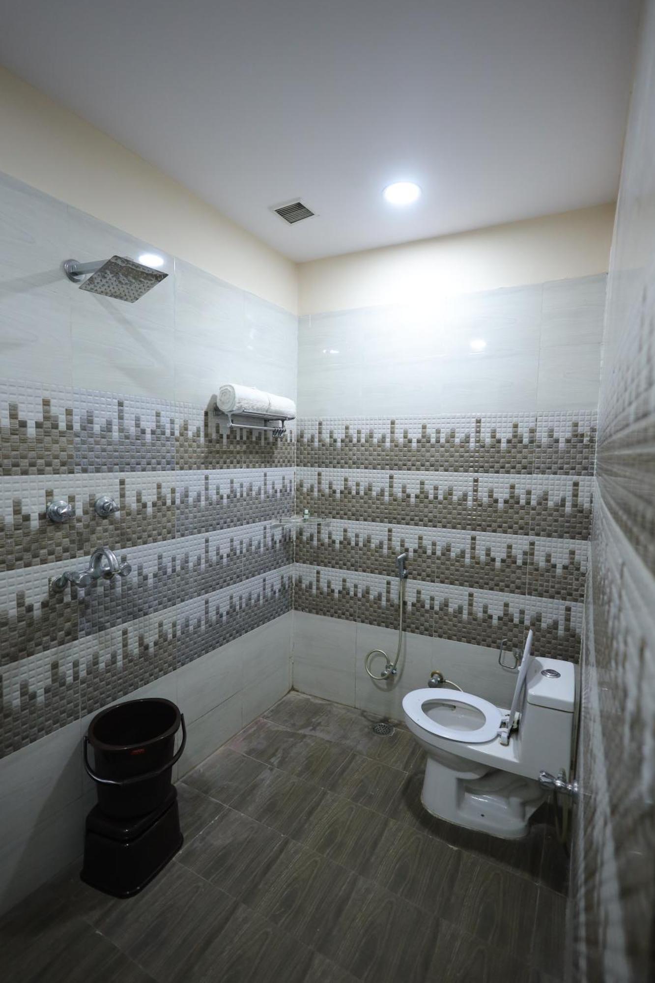 Hotel Bhagyaraj Palace A Luxury Hotel Keshavpuram 坎普尔 外观 照片
