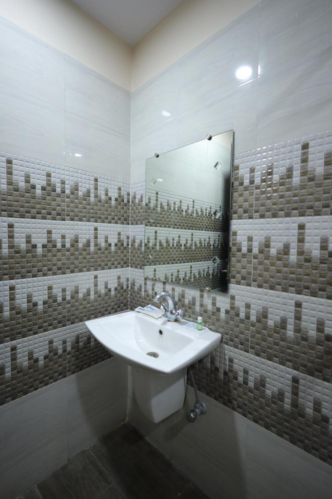 Hotel Bhagyaraj Palace A Luxury Hotel Keshavpuram 坎普尔 外观 照片