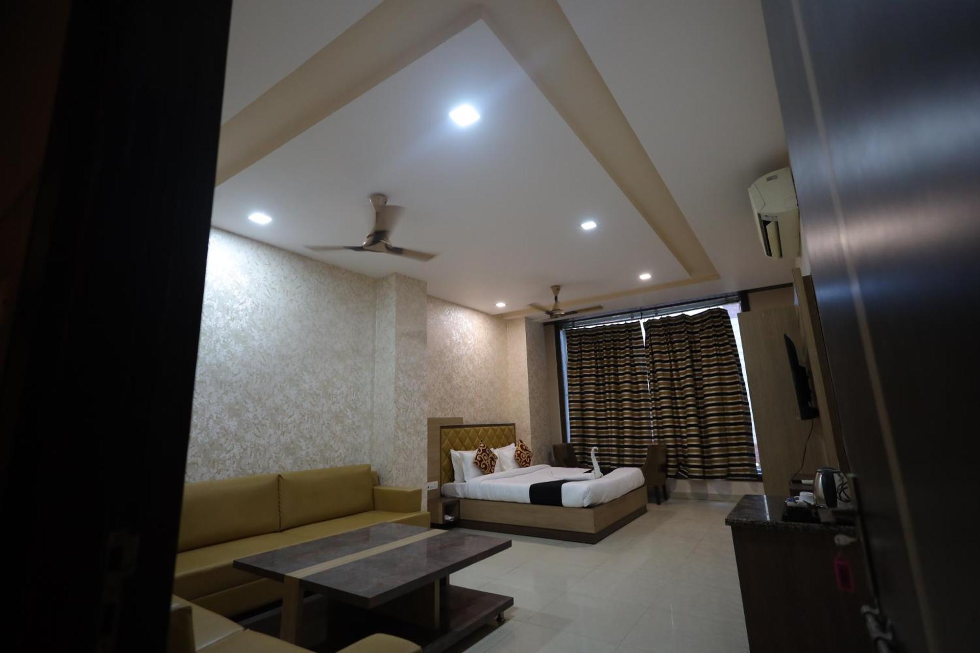 Hotel Bhagyaraj Palace A Luxury Hotel Keshavpuram 坎普尔 外观 照片