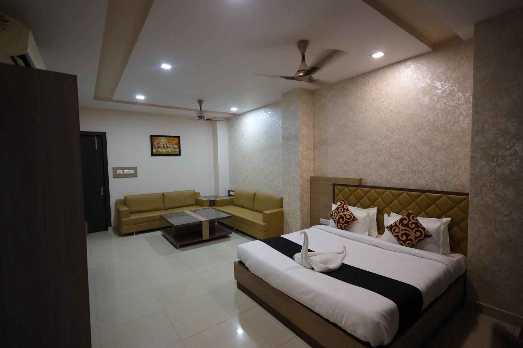 Hotel Bhagyaraj Palace A Luxury Hotel Keshavpuram 坎普尔 外观 照片