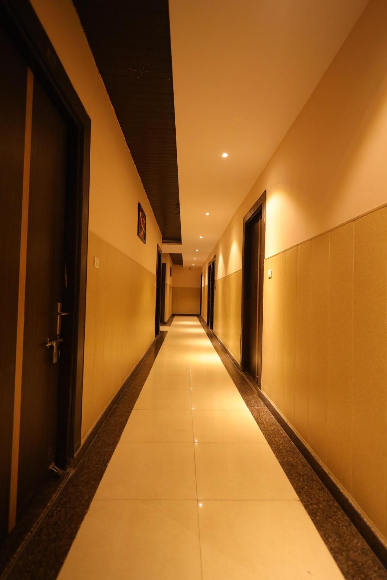 Hotel Bhagyaraj Palace A Luxury Hotel Keshavpuram 坎普尔 外观 照片