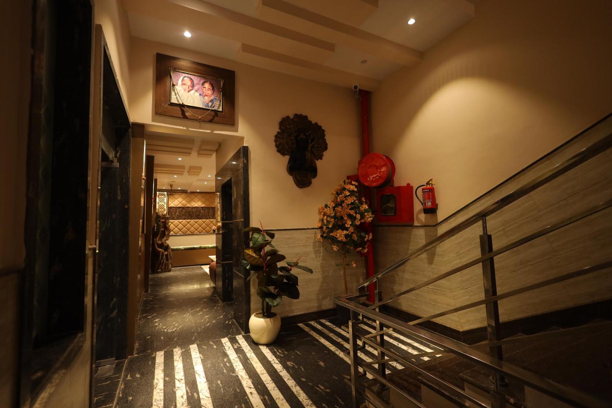 Hotel Bhagyaraj Palace A Luxury Hotel Keshavpuram 坎普尔 外观 照片
