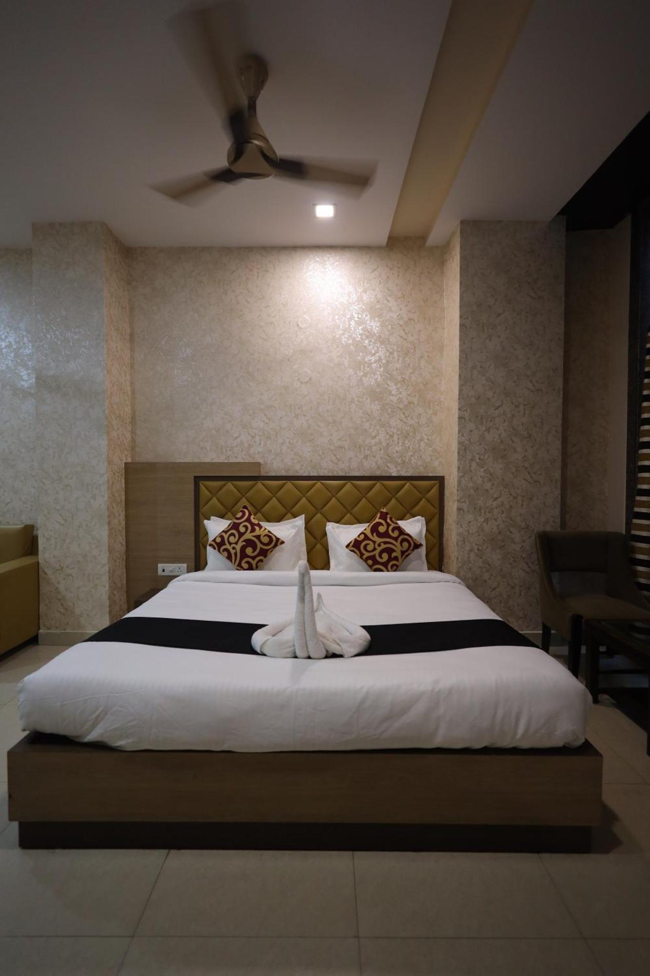 Hotel Bhagyaraj Palace A Luxury Hotel Keshavpuram 坎普尔 外观 照片