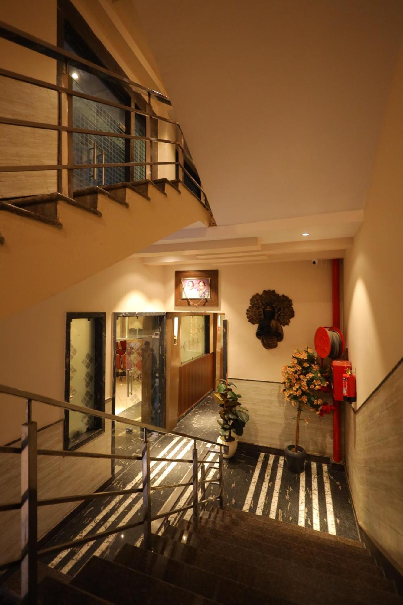 Hotel Bhagyaraj Palace A Luxury Hotel Keshavpuram 坎普尔 外观 照片
