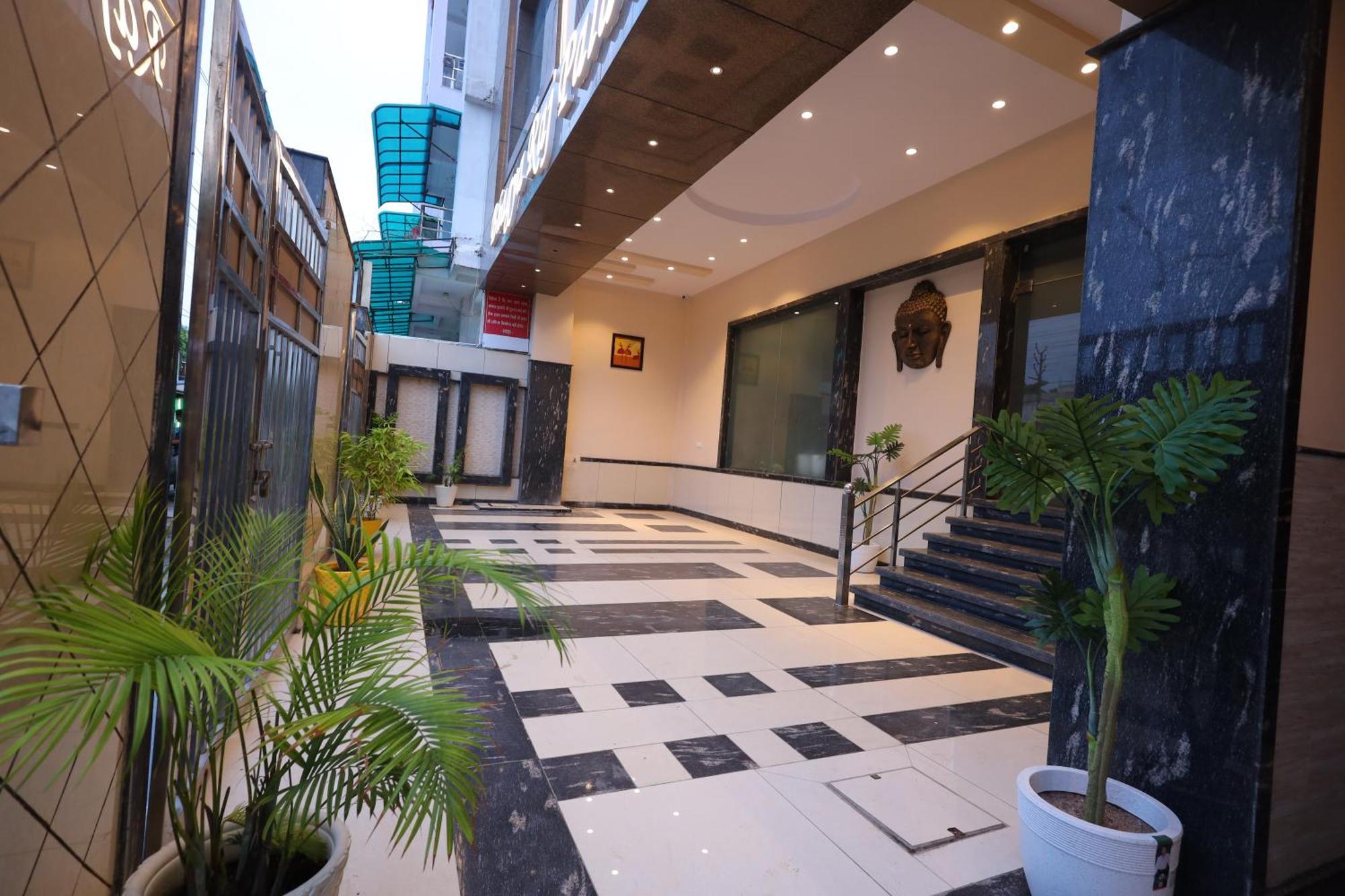 Hotel Bhagyaraj Palace A Luxury Hotel Keshavpuram 坎普尔 外观 照片