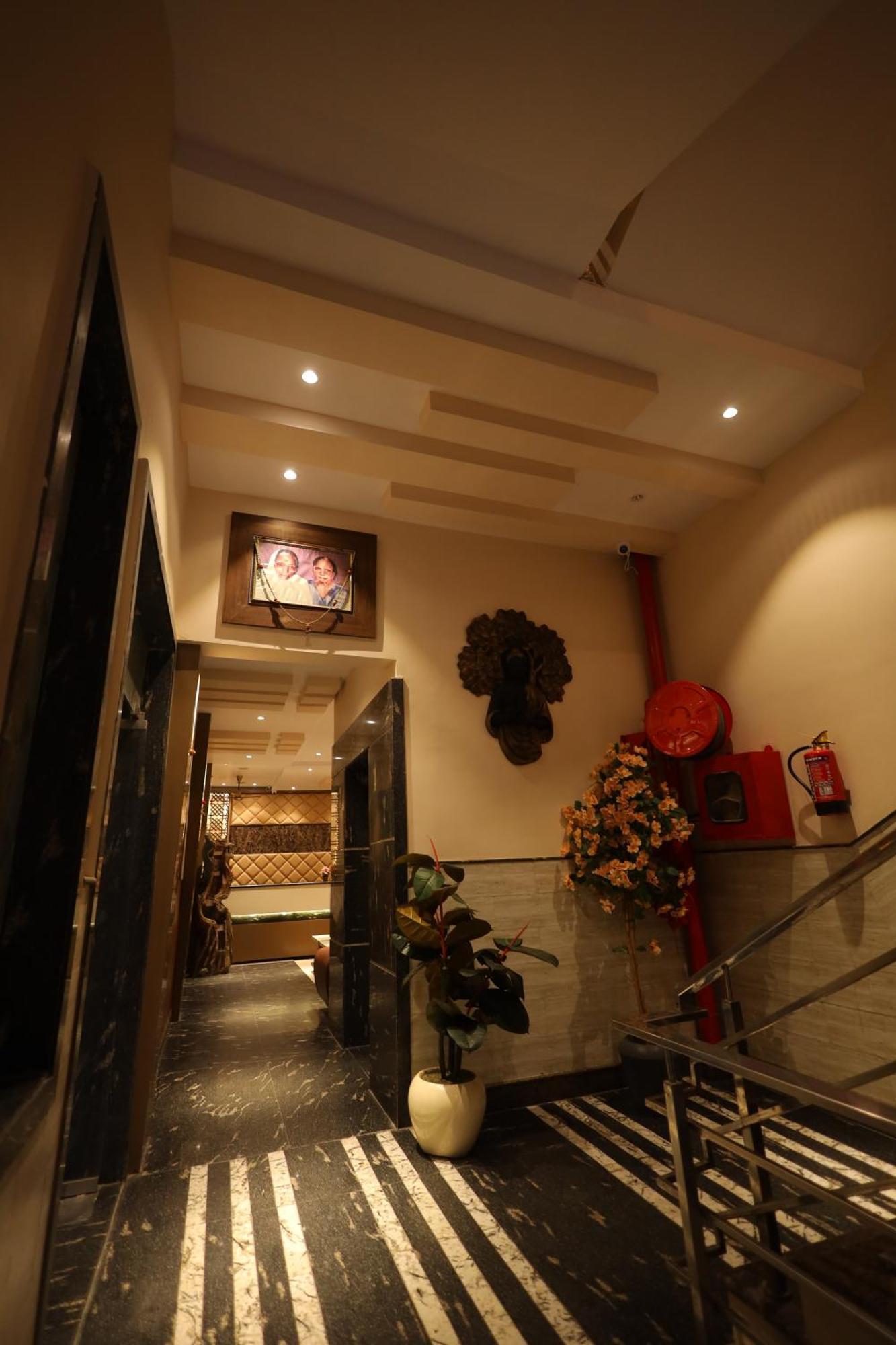 Hotel Bhagyaraj Palace A Luxury Hotel Keshavpuram 坎普尔 外观 照片
