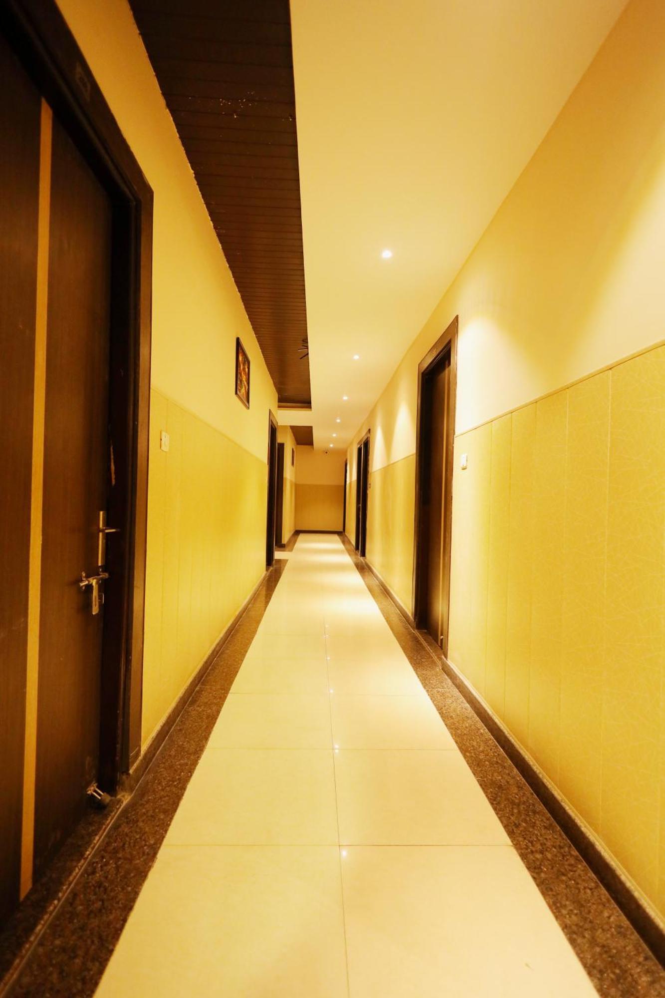 Hotel Bhagyaraj Palace A Luxury Hotel Keshavpuram 坎普尔 外观 照片